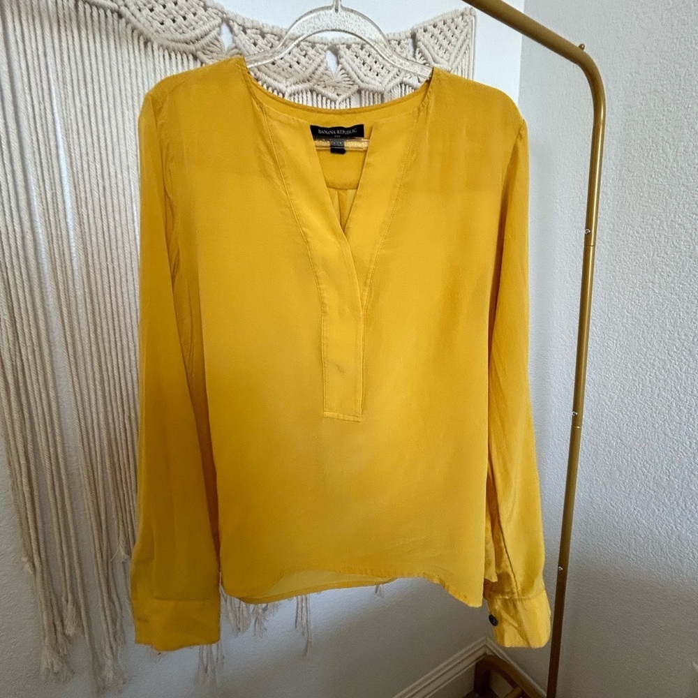 💖5 for $50💖BANANA REPUBLIC 100% silk pintuck yellow tunic top Business Casual - Picture 5 of 9